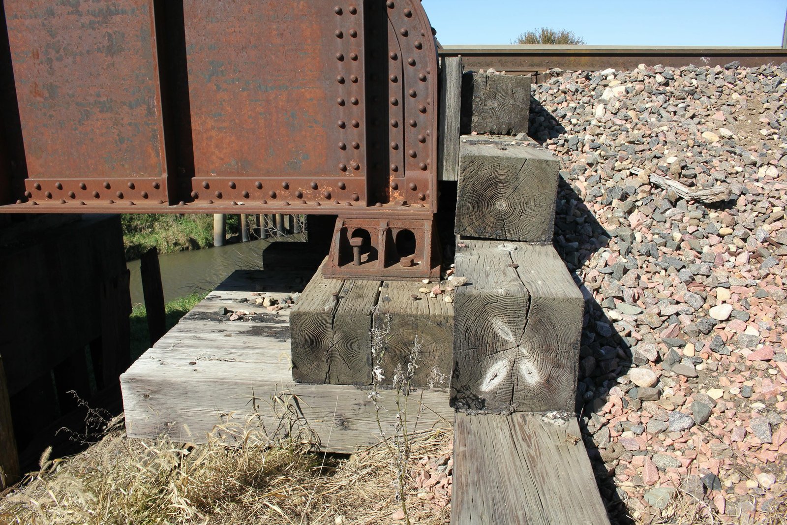 North abutment